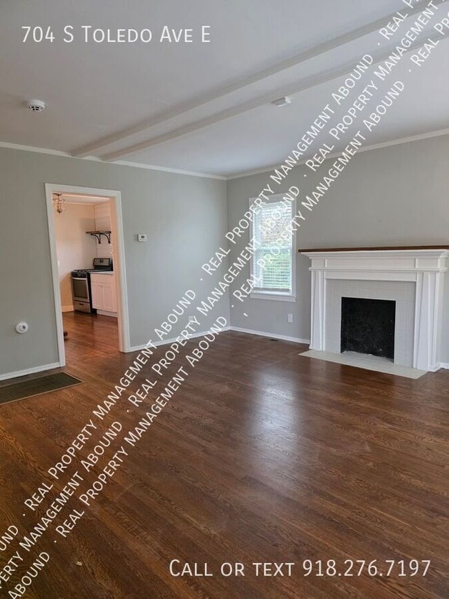 Building Photo - 704 S Toledo Ave