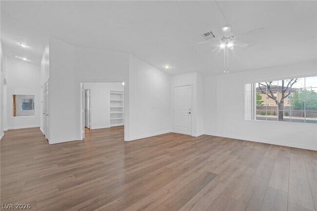 Building Photo - 164 Cloudcrest Dr