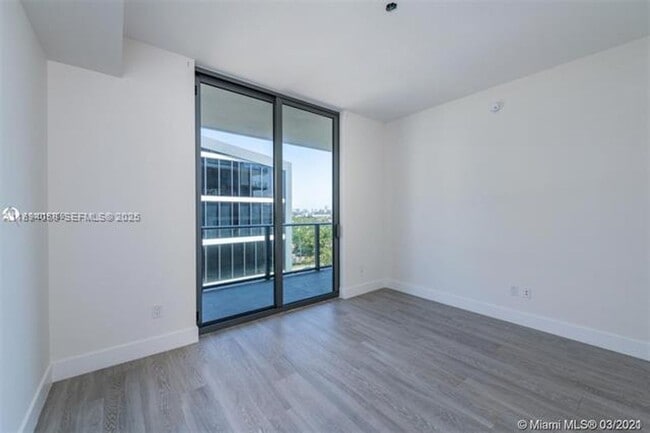 Building Photo - 2960 NE 207th St