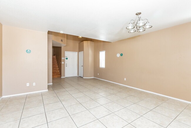 Building Photo - 1011 Emerald Stone Ave