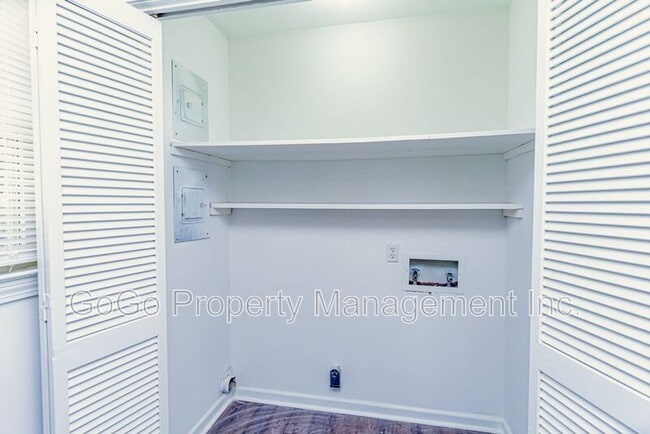 Building Photo - 200 Lanewood Dr