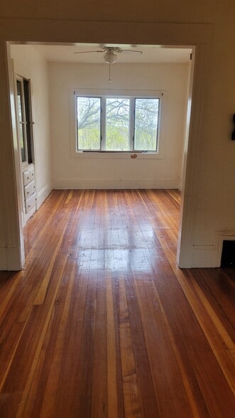 Building Photo - 23 Desmond Rd