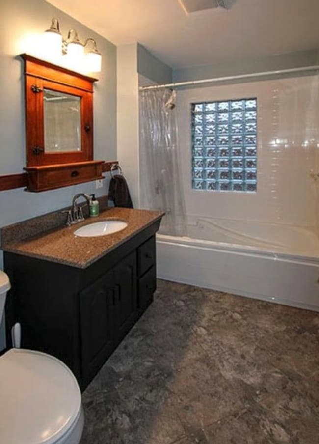 Building Photo - 705 W 3rd St