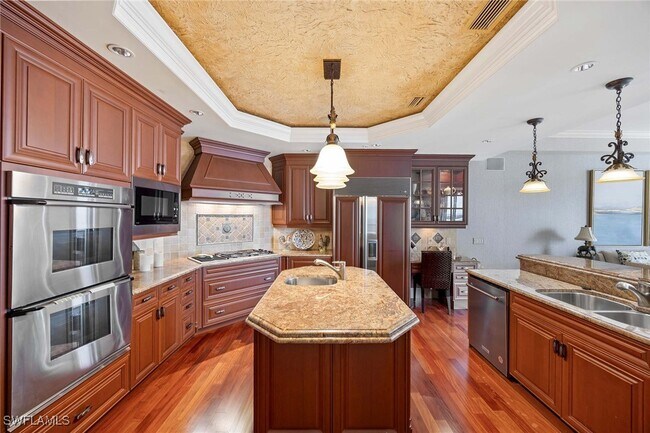 Building Photo - 940 Cape Marco Dr