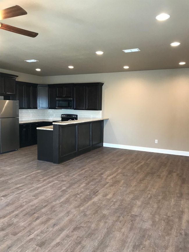 Building Photo - 6922 C R 6400