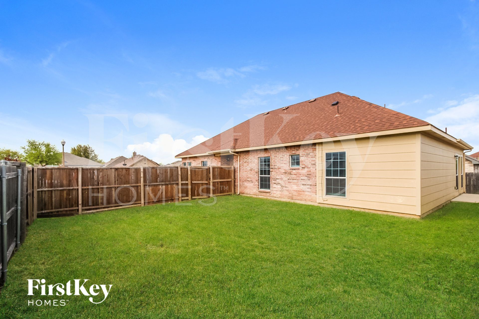 Building Photo - 2925 Oakshire St