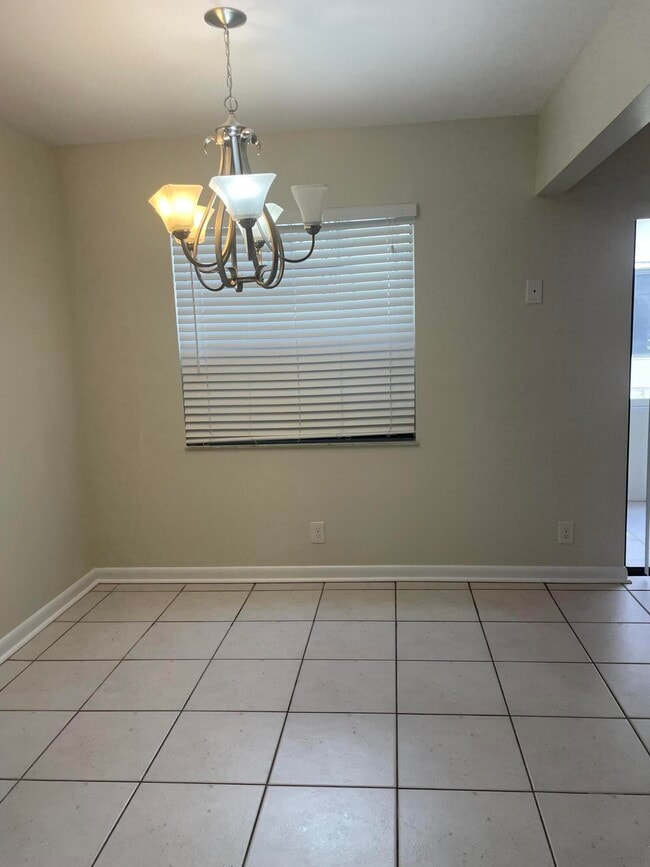 Building Photo - 498 Piedmont K