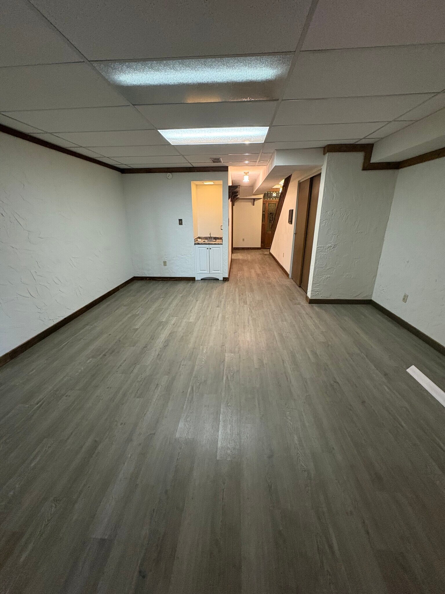 Finished basement with 1/2 bath - 4564 Ohio Ave