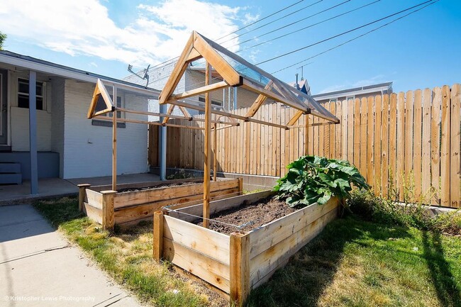 Building Photo - Historic Highlands Gem: Modern Comforts in a Sought-After Neighborhood!