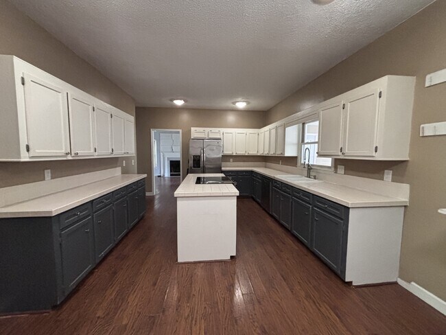 Building Photo - 1046 Trotters Blvd