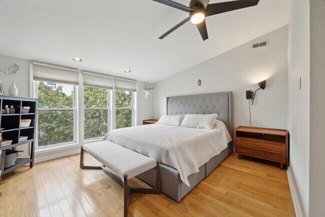 Building Photo - 813 N 15th St