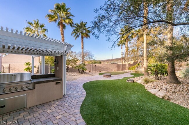 Building Photo - 2042 Poetry Ave