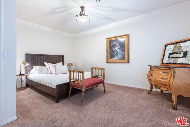 Building Photo - 1148 Coldwater Canyon Dr