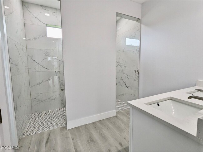 Building Photo - 3027 SW 16th Pl