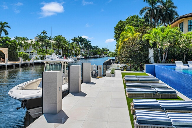 Building Photo - 408 Coral Way