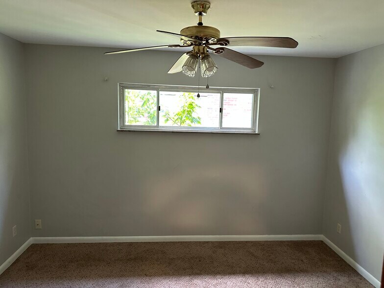 Building Photo - 21 Montvale Ct
