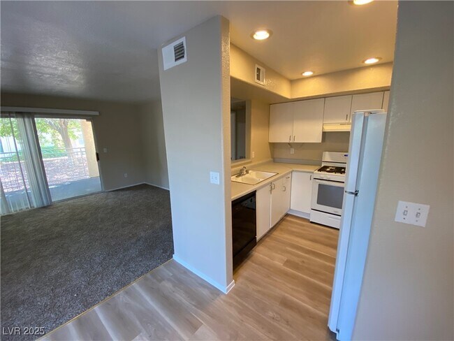 Building Photo - 5000 Red Rock St