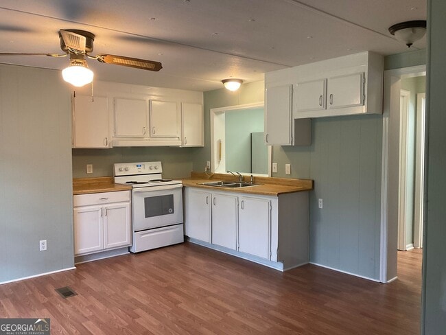 Building Photo - 76 Jacqueline Dr