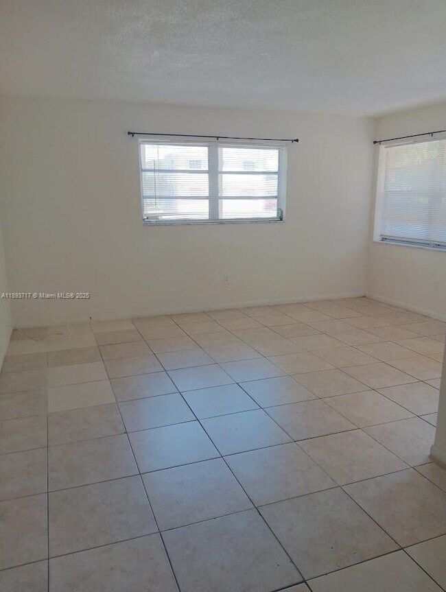 Building Photo - 1826 Cleveland St