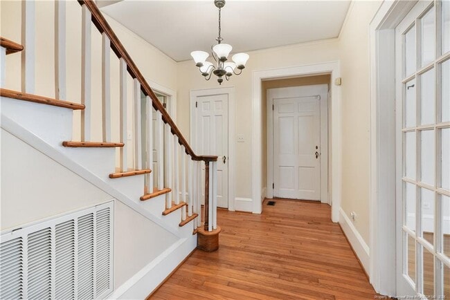 Building Photo - 717 Peden St