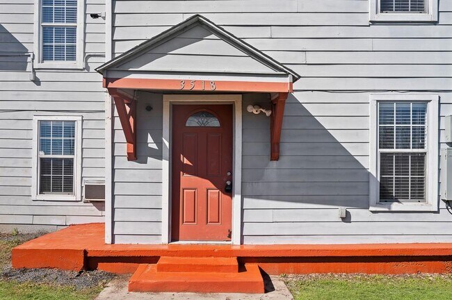 Building Photo - 3518 Sampson St