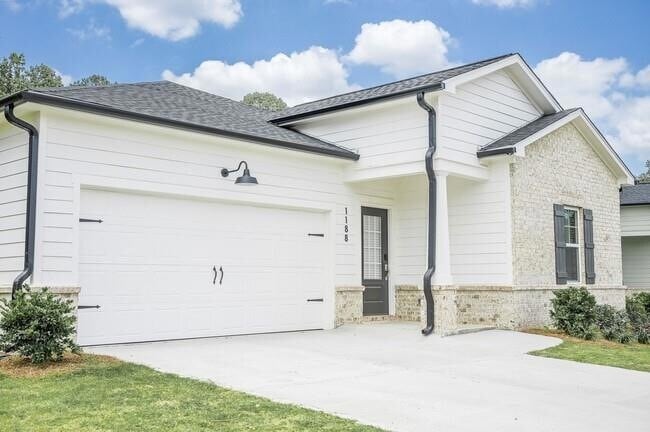 Building Photo - 1298 Mabry St