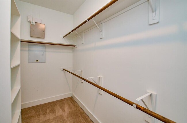 Building Photo - 5903 Val Verde St