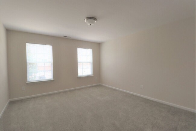 Building Photo - ~~ Beautiful home in Mackintosh on the Lake ~~