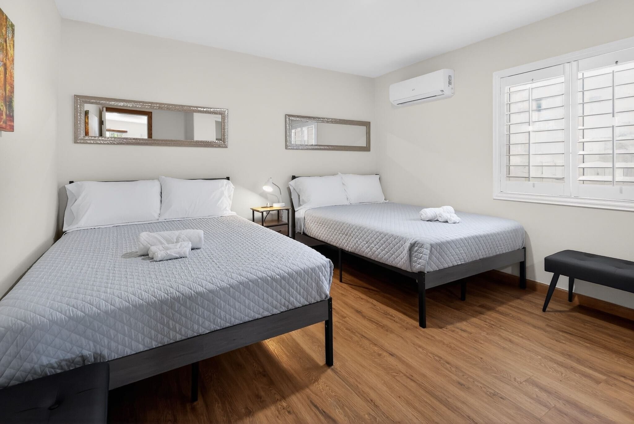 Building Photo - 917 W 62nd Pl