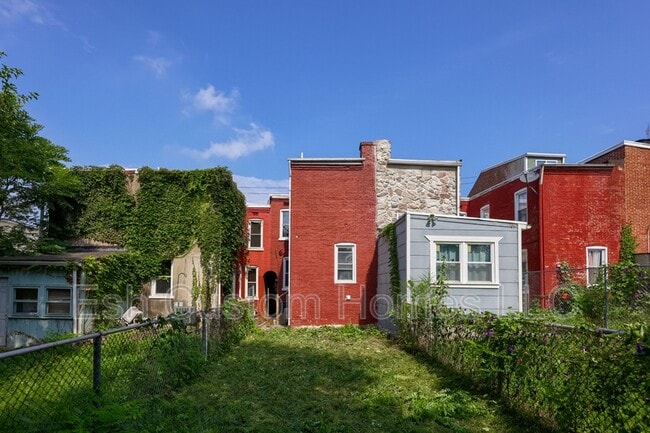 Building Photo - 464 Lafayette St