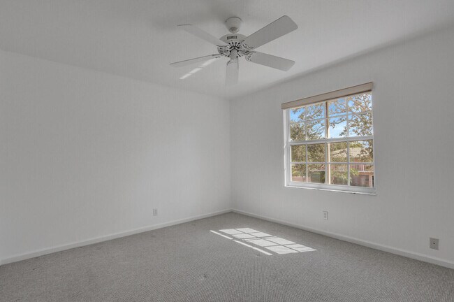 Building Photo - 479 Tequesta Dr