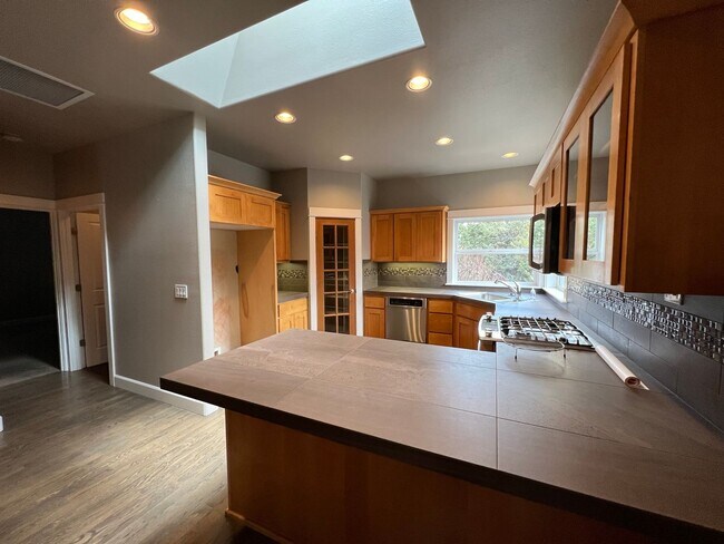 Building Photo - Spacious home with a large bonus room!  We...
