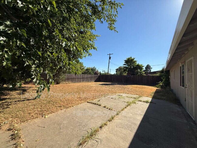 Building Photo - 6635 Chandler Dr
