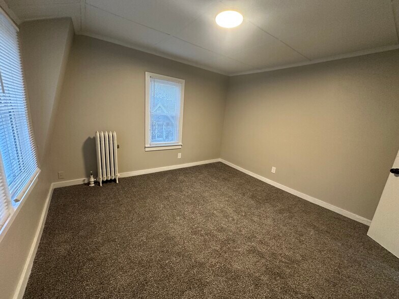 Building Photo - 51 Freeman Ave