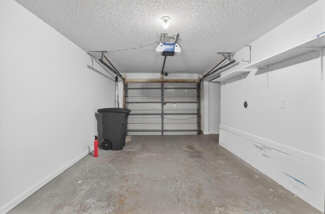 Building Photo - 5230 Woodruff Ln