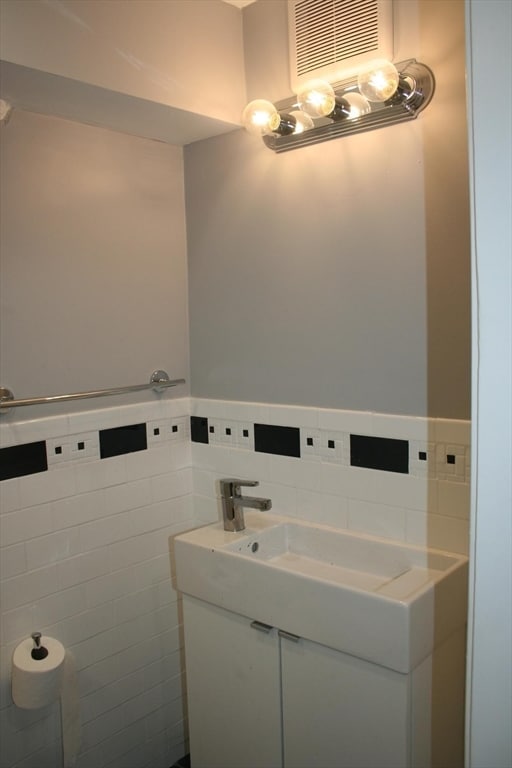 Building Photo - 49 Brimmer St