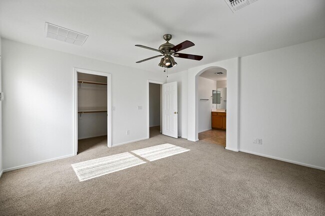 Building Photo - 1483 E Mia Ln