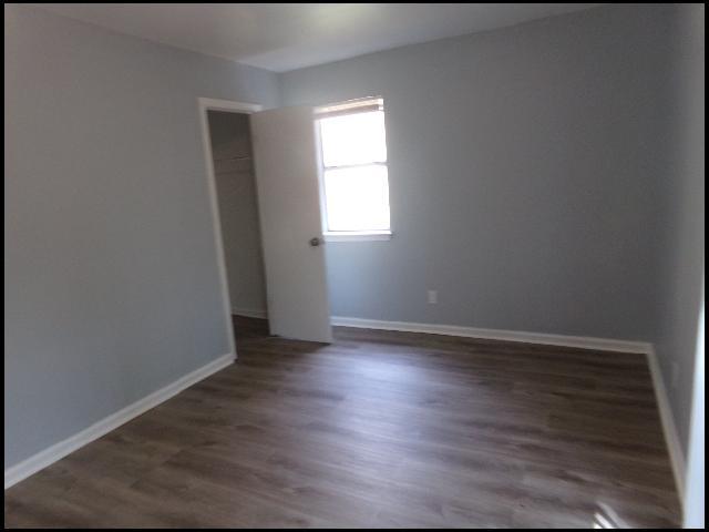 Building Photo - 4932 Longview Dr