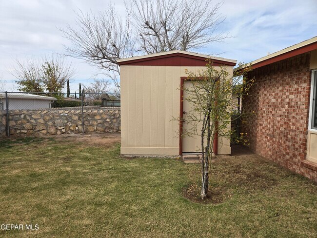 Building Photo - 11188 Shoreline Dr