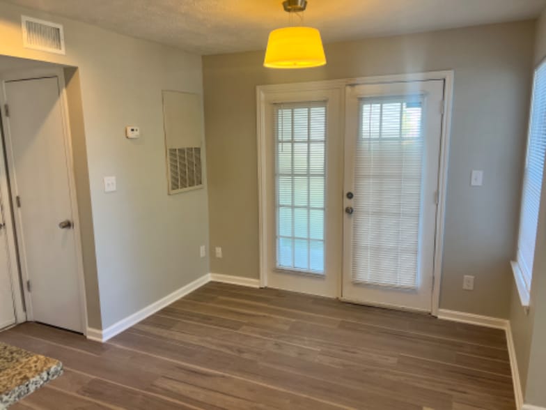 Building Photo - 13456 Lord Dunbore Pl