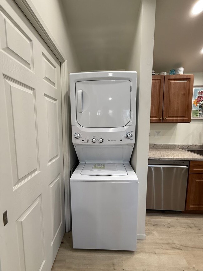 Building Photo - Newer Beautifully Furnished Single Story ADU Includes All Basic Utilities and WiFI