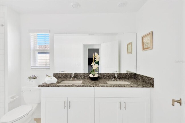 Building Photo - 6032 Shiner St