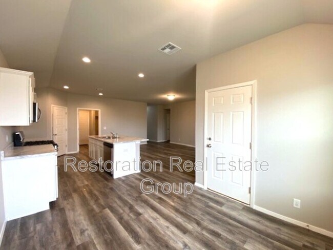 Building Photo - 10010 E 108th Pl N