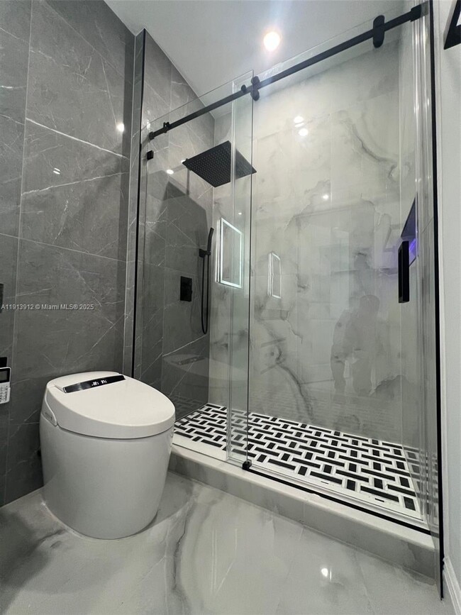 Building Photo - 7910 Harbor Island Dr