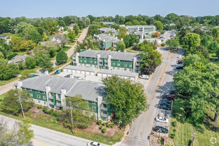 Primary Photo - Winding Hills Apartments