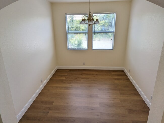 Formal dining room - 4717 Lake Champlain Ln