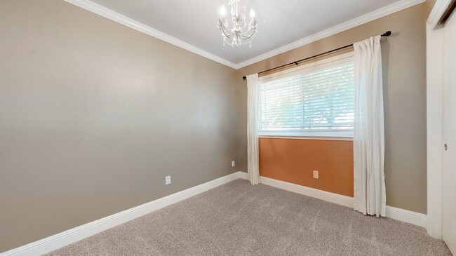 Building Photo - Charming Cottage Home In Central Redwood City - 3D Tour