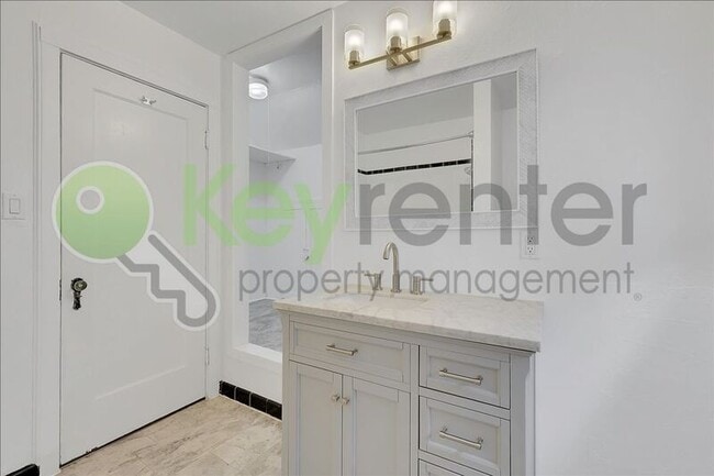 Building Photo - 2400 27th St