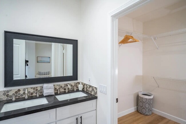 master bath - 54525 Avenida Obregon