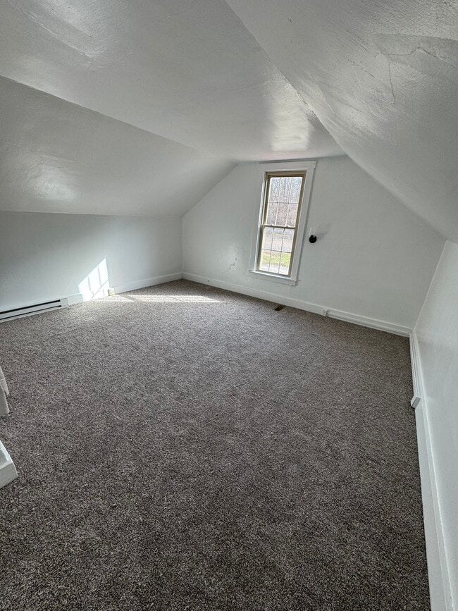 Building Photo - 460 Storms Ave